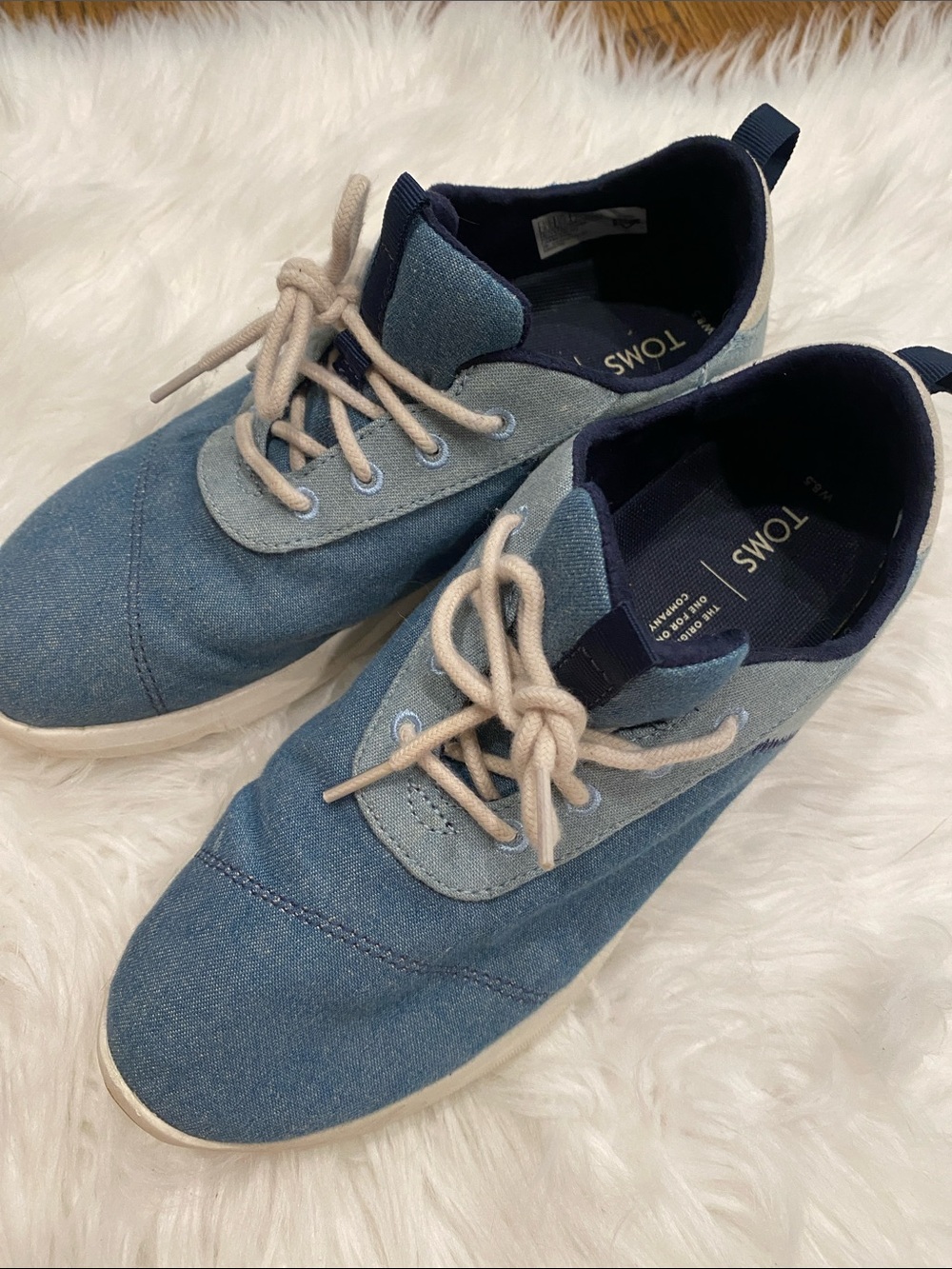 TOMS Women’s Light Blue Canvas Sneakers with Cream Laces